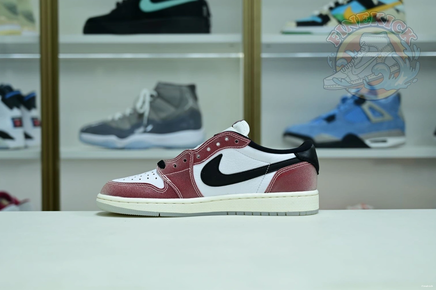 Jordan1 Room Jordan OG Trophy Low x Air 0129